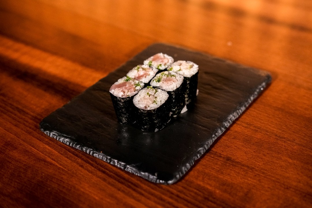 Yellowtail with Scallion  Roll