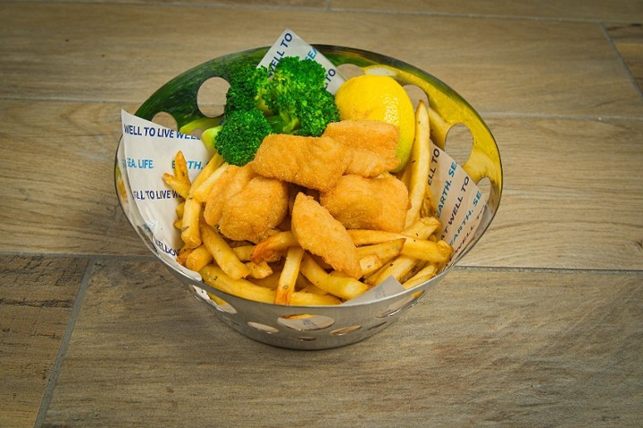 Fried Fish Filet w/ Hand Cut Fries & Corn on the Cob