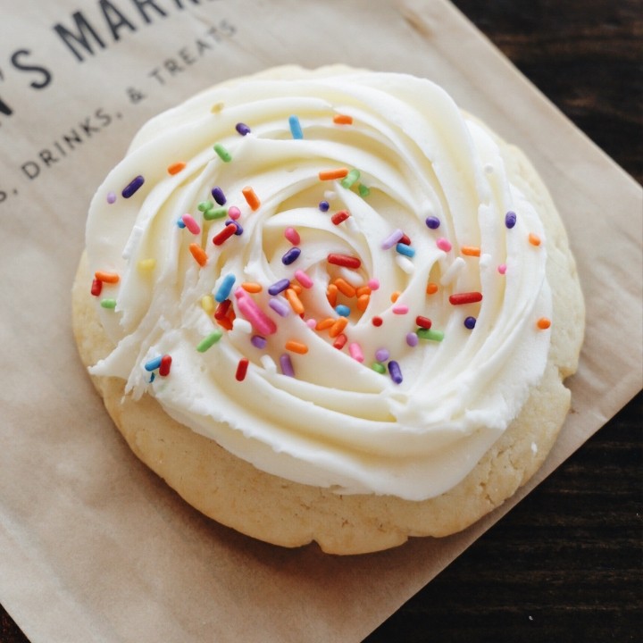 Buttercream-Topped Sugar Cookie