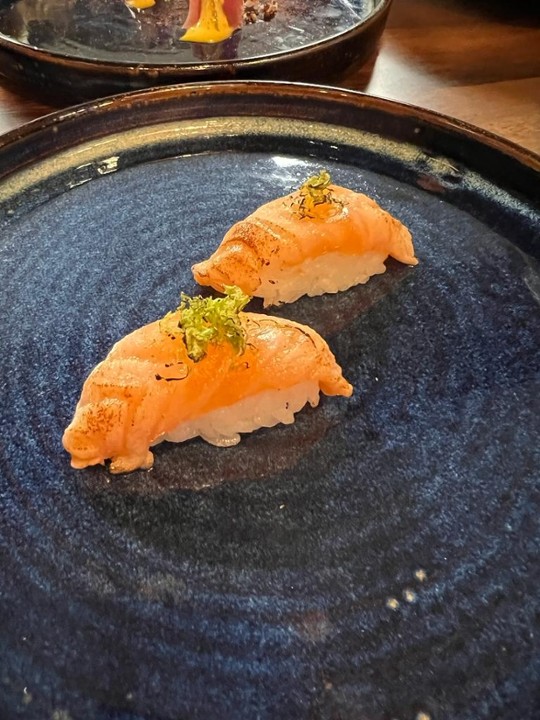 SALMON BELLY NIGIRI (2pc)