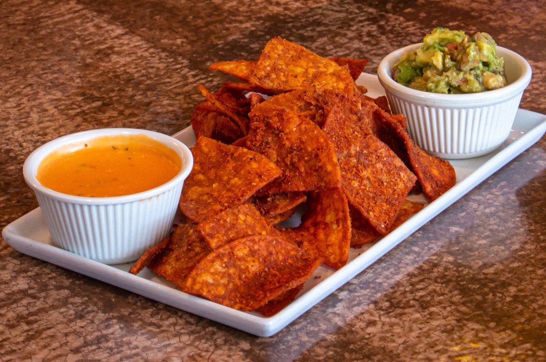 Queso-Guac-Chips