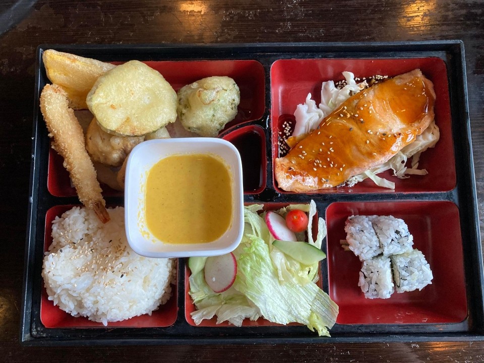 Lunch Salmon Teriyaki Bento