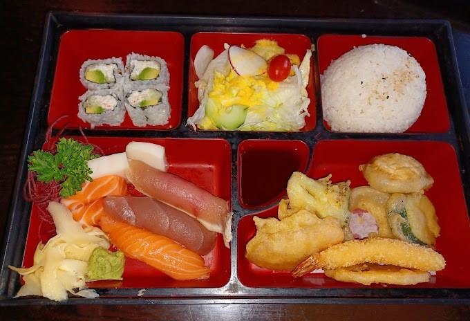 Lunch Sushi & Sashimi Bento