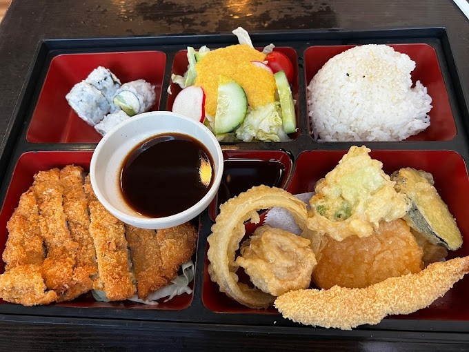 Lunch Tonkatsu Bento