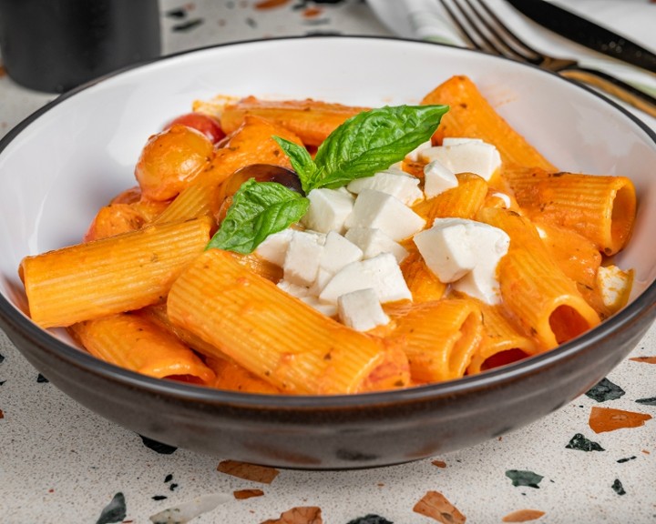 Rigatoni alla Vodka*