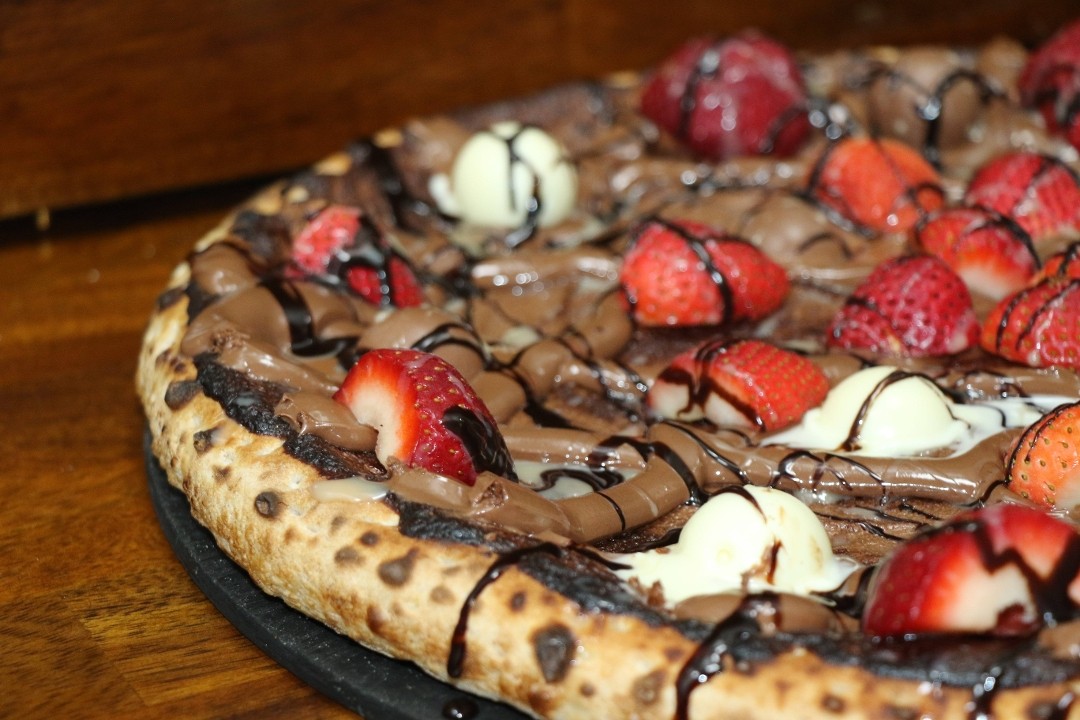 Brownie Brittle Pizza