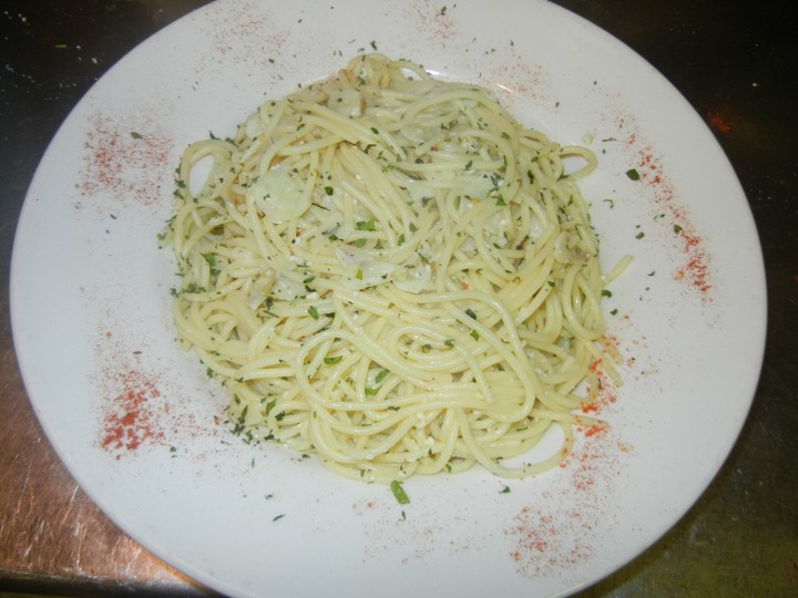 Spaghetti in Garlic & Oil
