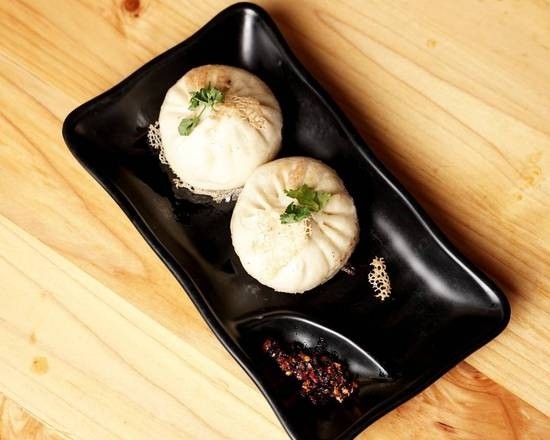 Seared Beef Bao 牛肉煎包 vaca chamuscado