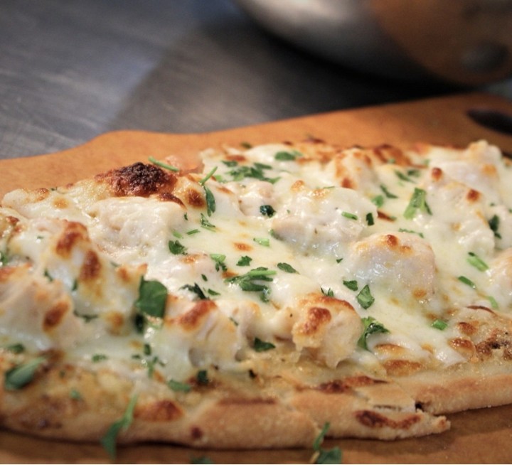 GARLIC CHICKEN FLATBREAD