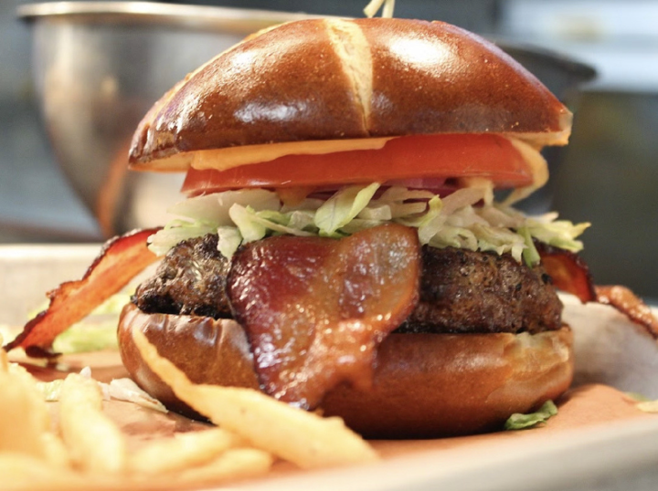 BACON AVACADO BURGER