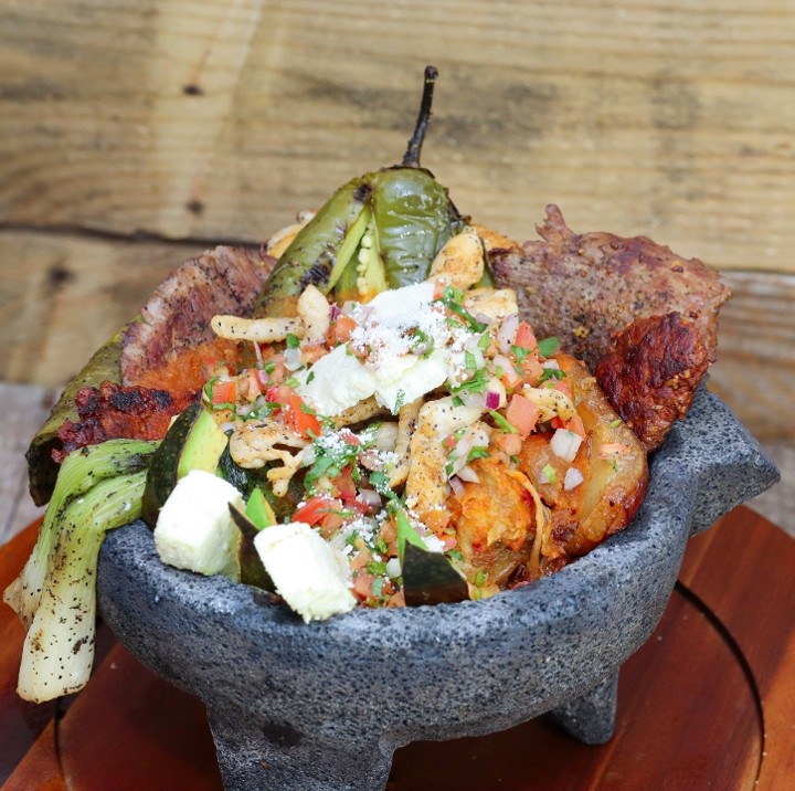 MOLCAJETE DE CARNES