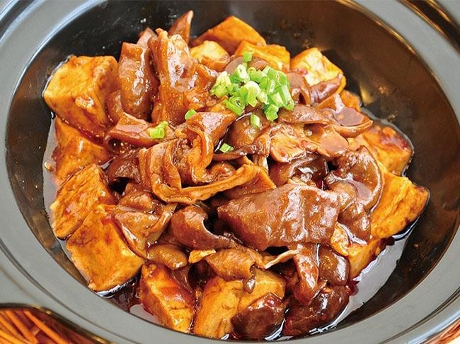 臭豆腐烧肥肠 Stinky Tofu With Pork Intestine