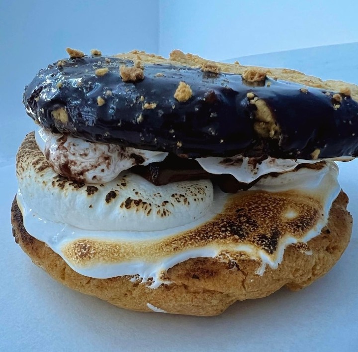 toasted s'mores cookie sandwich