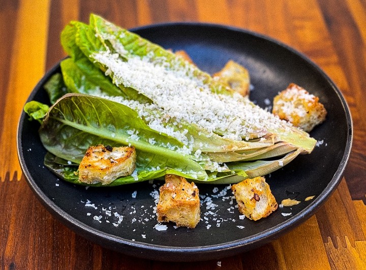 CLASSIC CAESAR SALAD