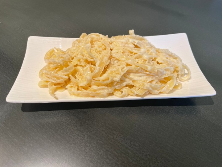 Kid Pasta Alfredo