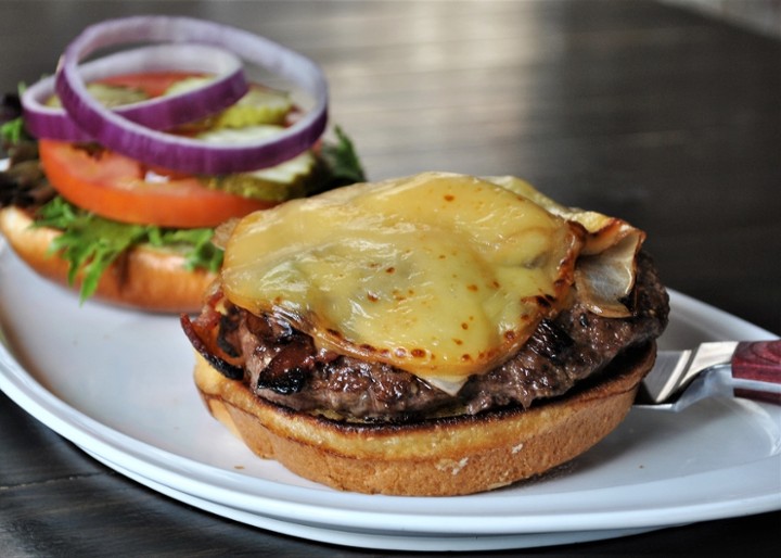 Bacon Gouda Cheeseburger