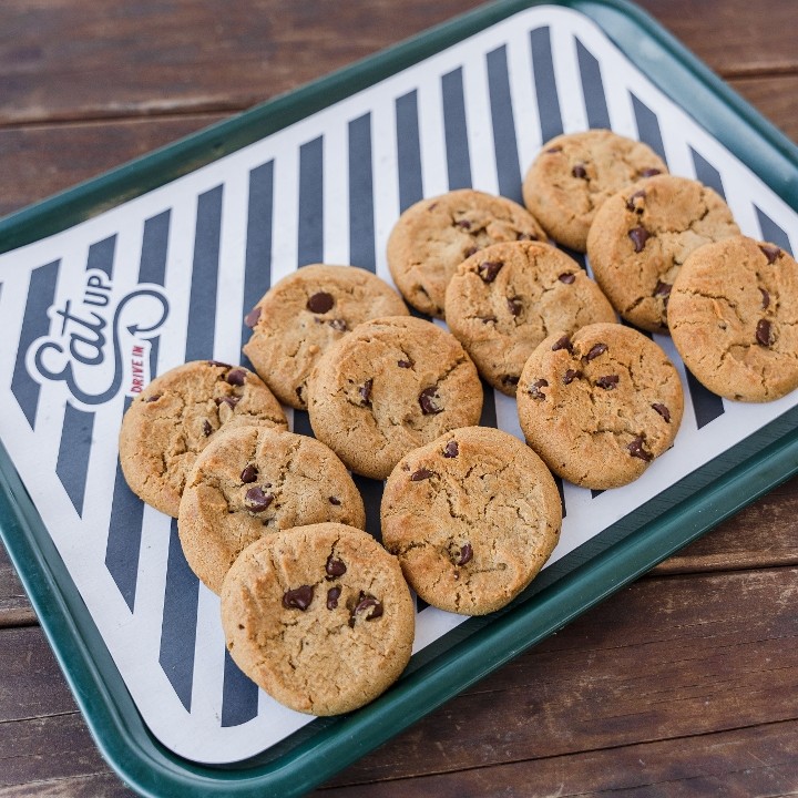 Family Chocolate Chip Cookies (12 Cookies)