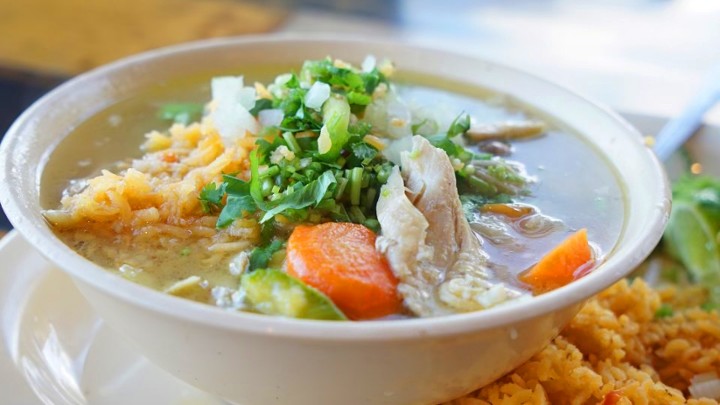 Caldo de Pollo