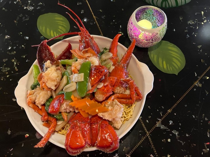 Whole Lobster Pan Fried Noodle（1.5lb) 龙虾两面黄(1.5磅）