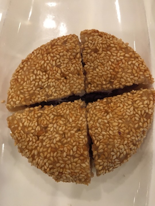 D16. Crispy Purple Yam with Sesame (4)紫薯芝麻大饼