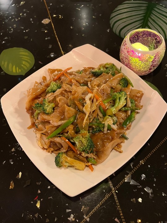 VEG Chow Fun  素菜河粉