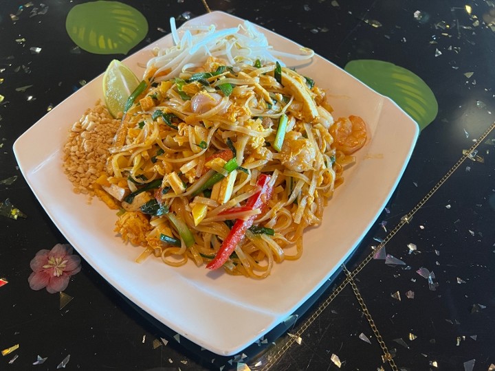 CHICKEN PAD THAI (泰式鸡粿条）