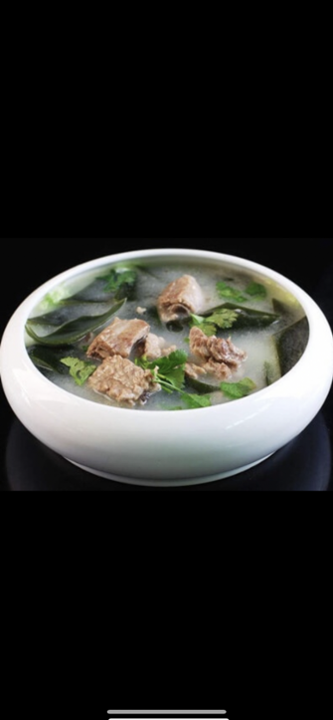 Pork Ribs Soup w. Seaweed (海带排骨浓汤)