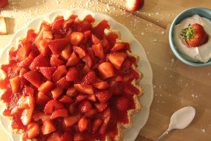 Strawberry cream pie