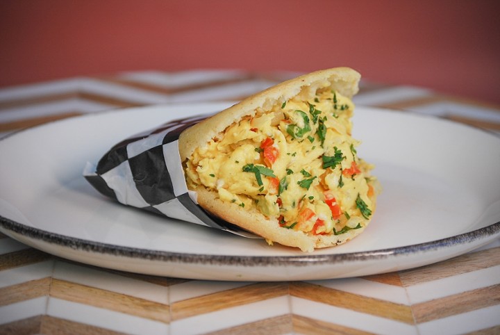 AREPA CON HUEVOS