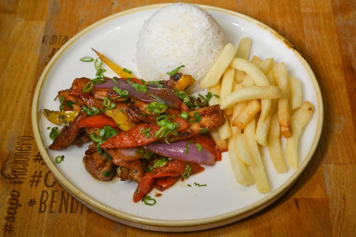 POLLO SALTADO