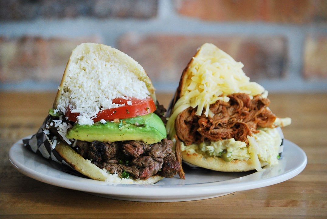 Doggis Arepa Bar - Coral Way