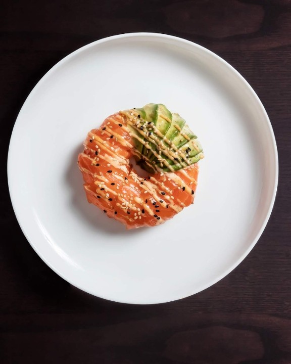 GLUTEN FREE Salmon with Avocado Donut