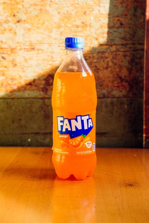 Fanta Orange (20oz)