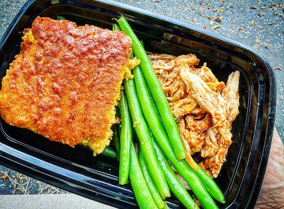 BBQ Chicken w/ Green Beans & Cornbread