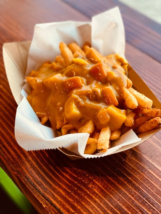 Curry-an Fries or Tots