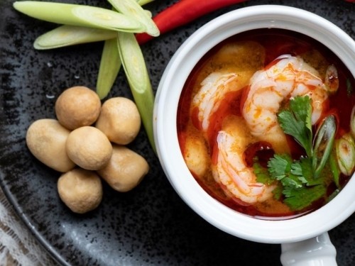 TOM YUM