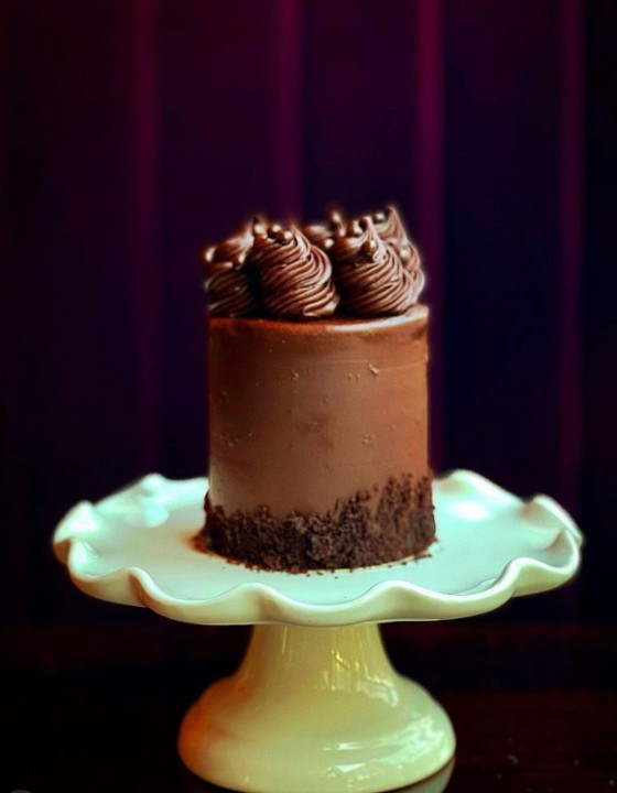 Chocolate Cake for Two, Kween