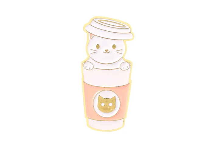 P34 - WHITE CAT IN CUP