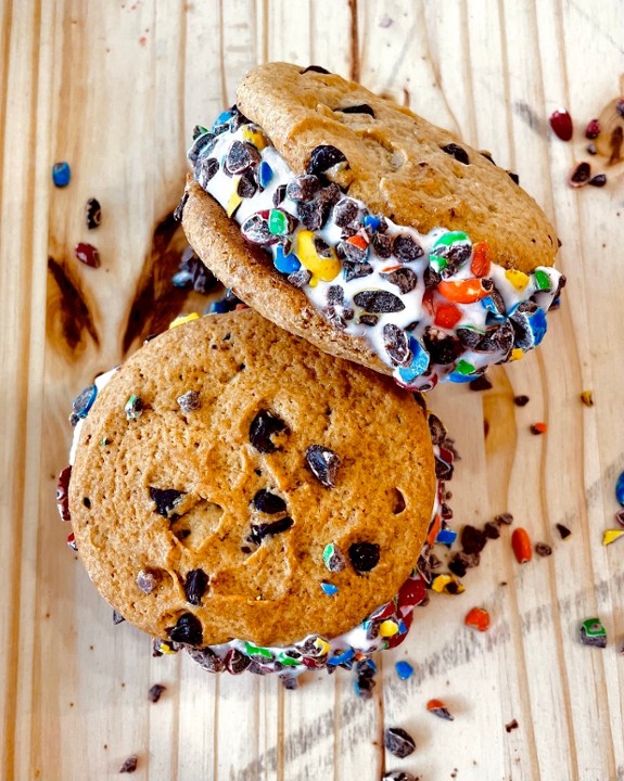 Build-Your-Own Ice Cream Cookie Sandwich