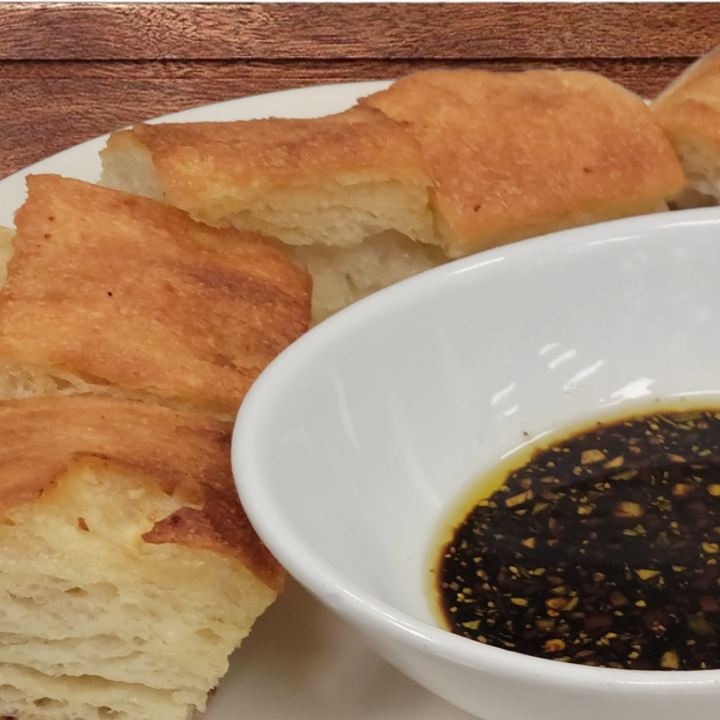 Garlic Ciabatta bread w/ dipping oil