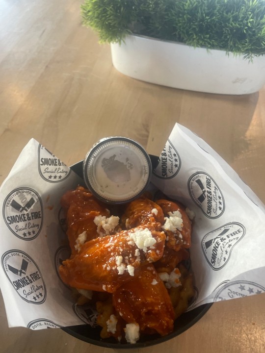 12 Buttery Buffalo Wings