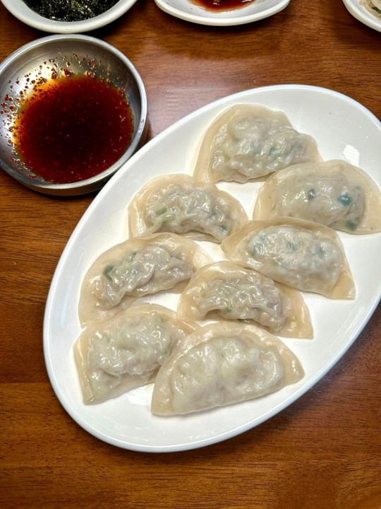Steamed Dumplings (8 pc)