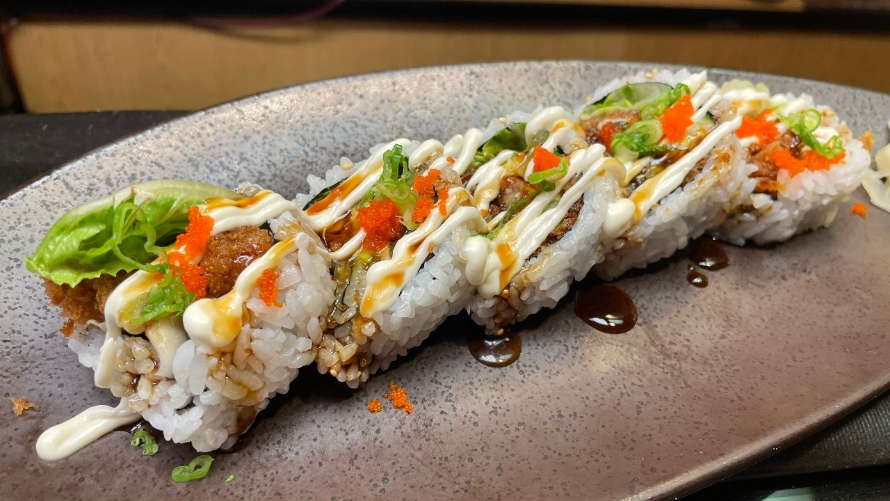 R21 Fried Oyster Roll