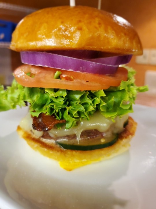 Classic Cheeseburger