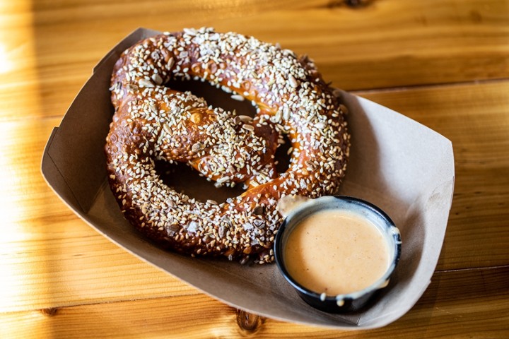 SOFT PRETZEL & QUESO