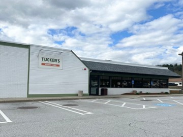 Tuckers-Hooksett 1328 Hooksett Road