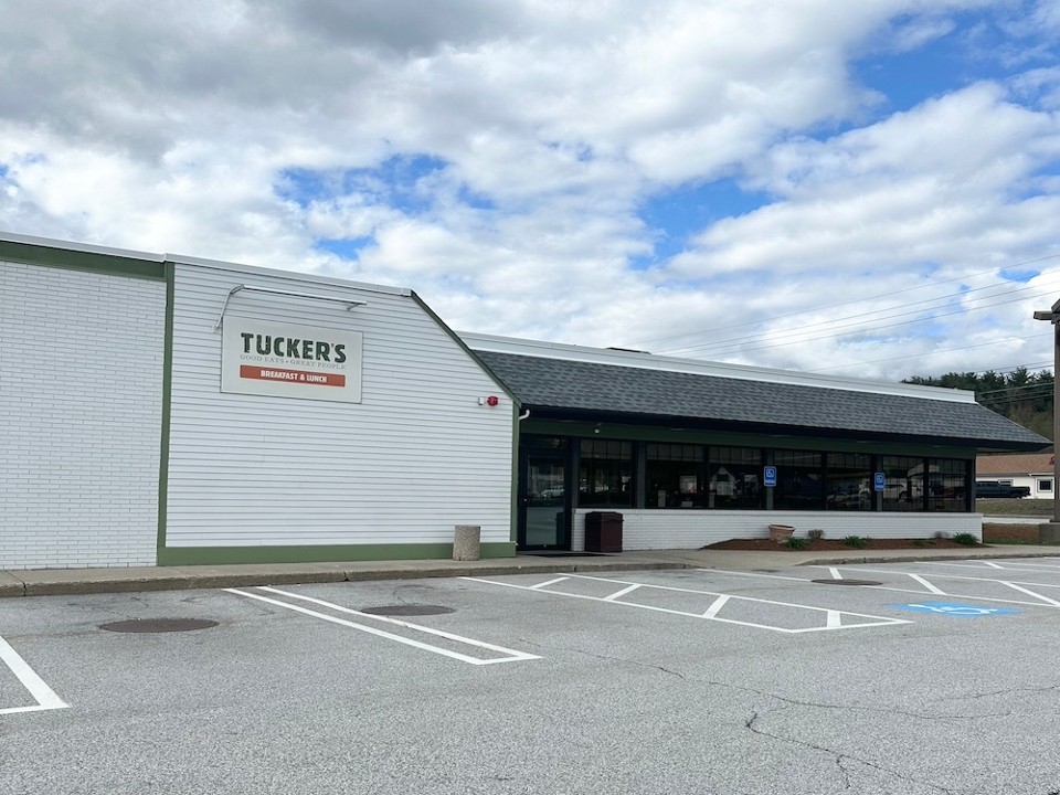Tuckers-Hooksett 1328 Hooksett Road