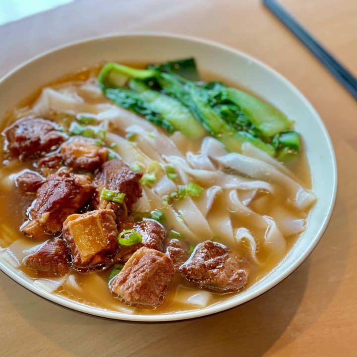 Braised Pork Baby Back Ribs Rice Noodle (Non-spicy)