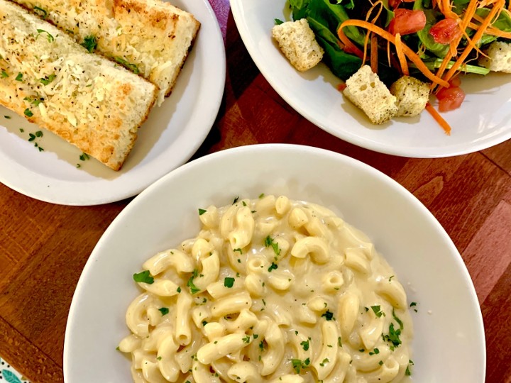 (T) Gouda Mac & Cheese, Salad & Garlic Bread