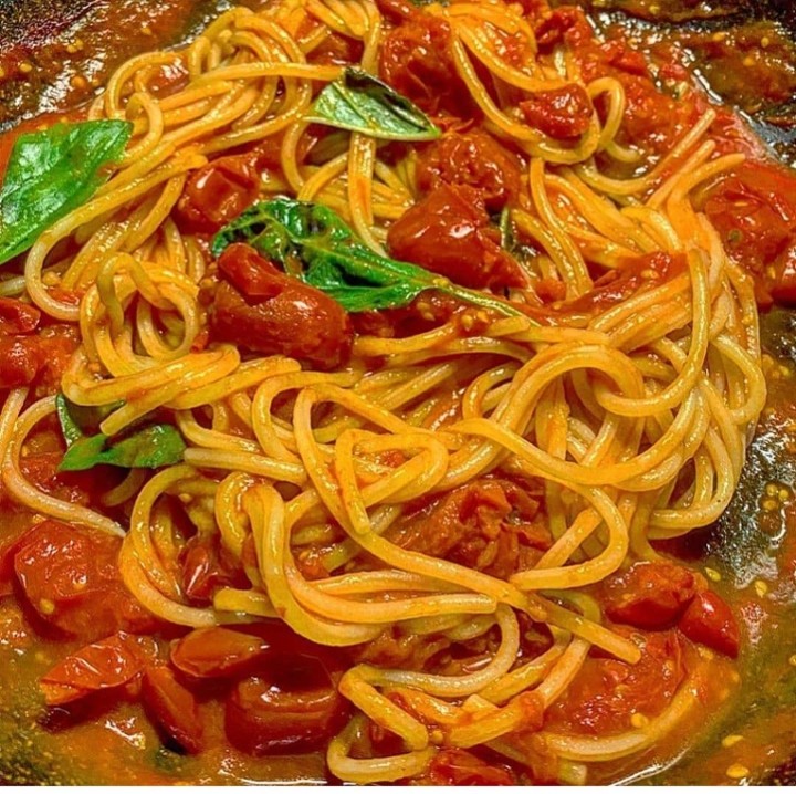Spaghetti fresh grape tomato sauce